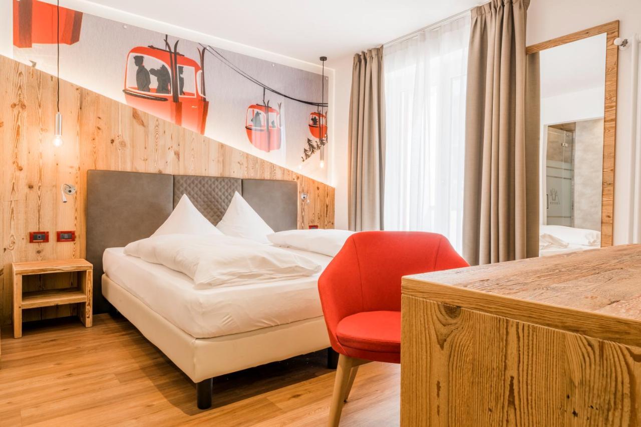 Hotel Astoria Canazei Buitenkant foto
