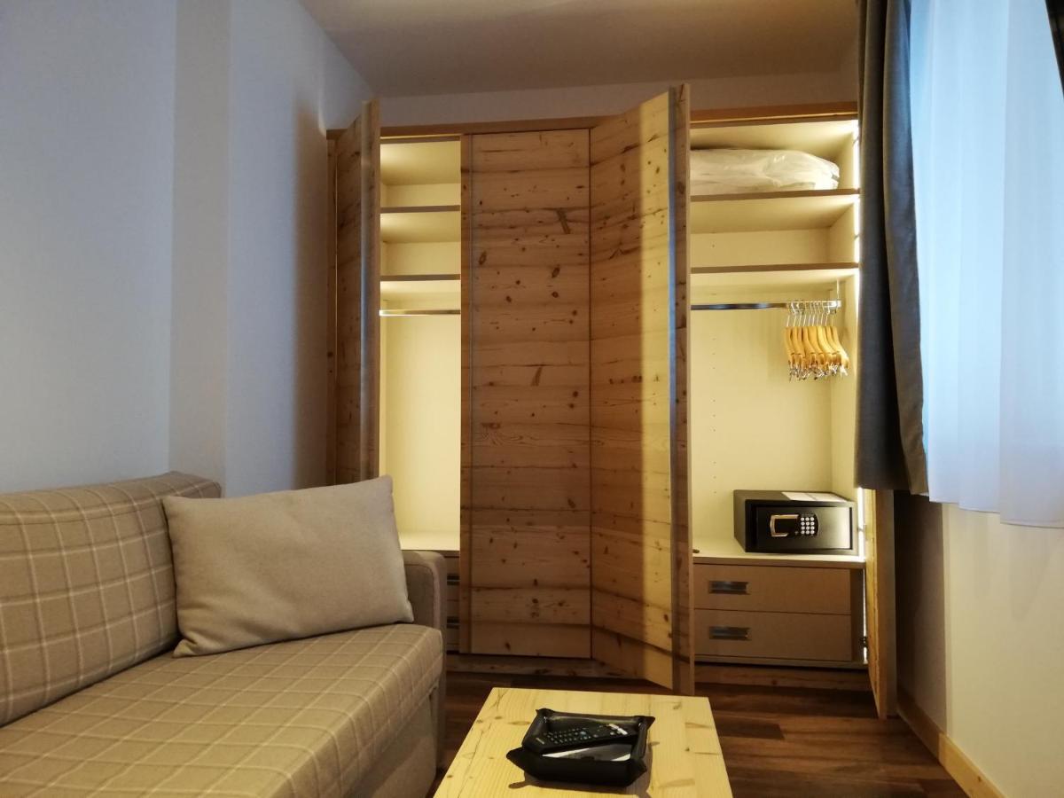 Hotel Astoria Canazei Buitenkant foto